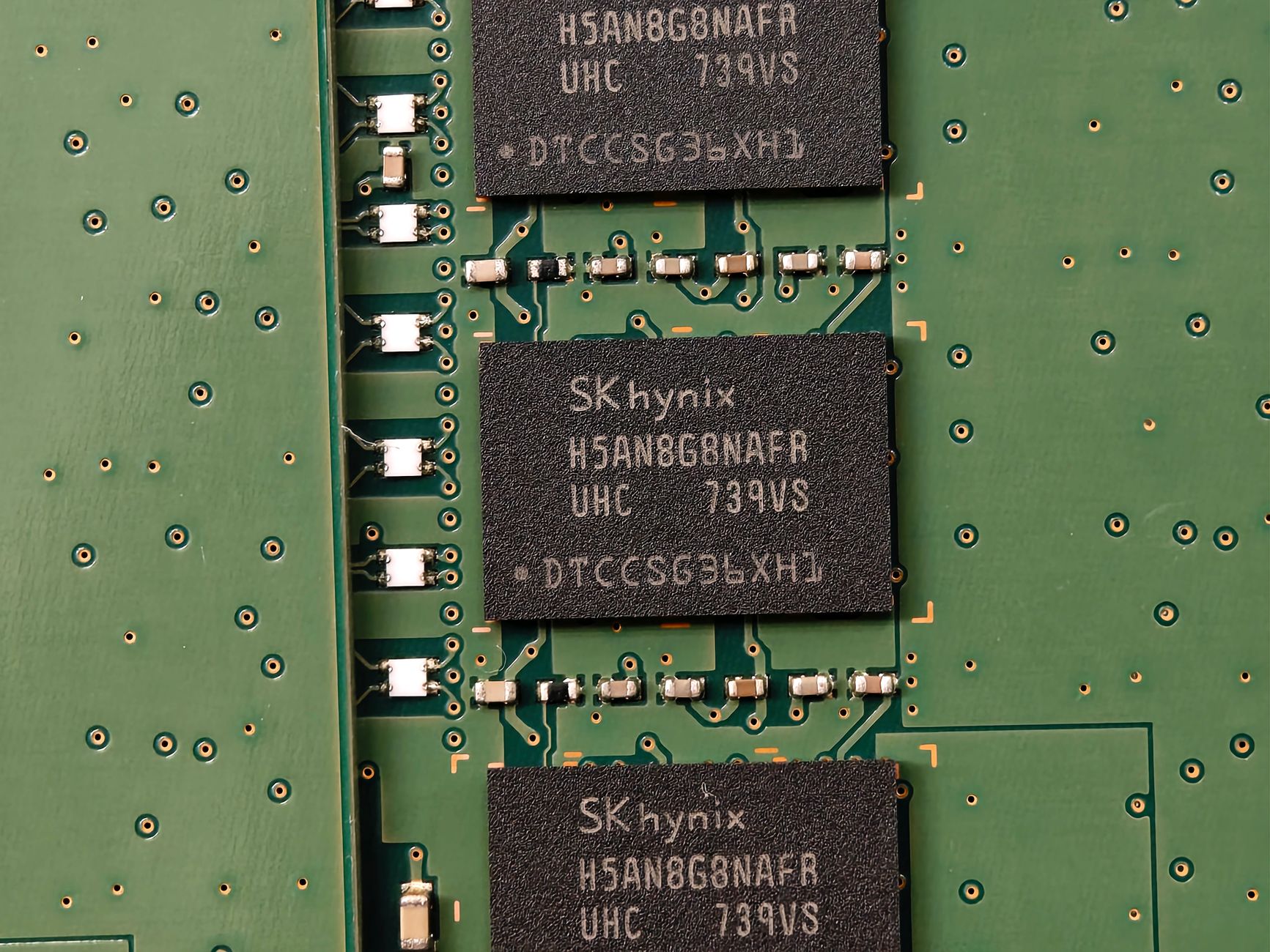 Is the Intel Deal for Memory Chips the Best Move for SK Hynix?
